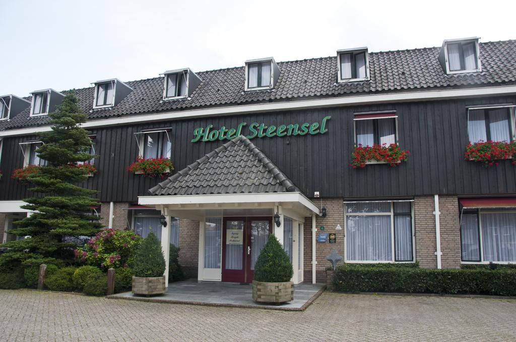Hotel Steensel Exterior photo